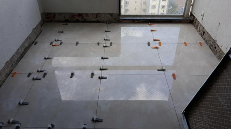 Colocação de Piso com Cunha Bom Retiro - Colocação de Piso Porcelanato